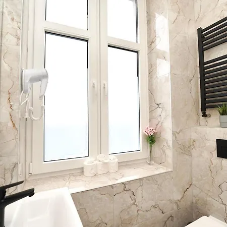 Δωμάτια σε οικογενειακή κατοικία Mmrent Monroe